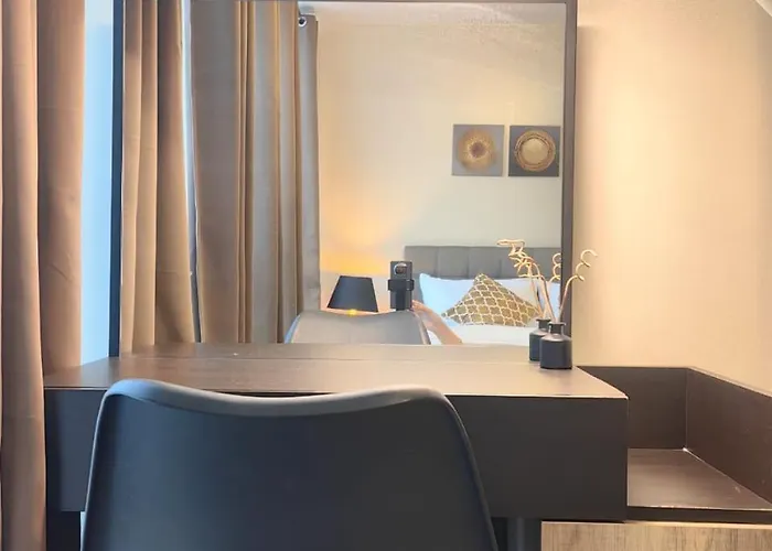Apartment Uptown Bgc Spacious 1br Unit By Terravista - Prague